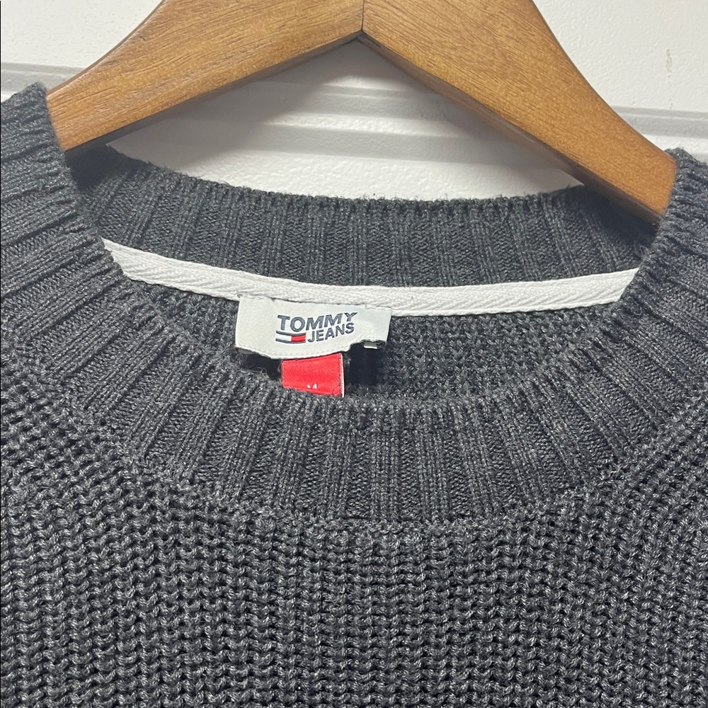 Tommy Hilfiger Sweater - Picture 10 of 16